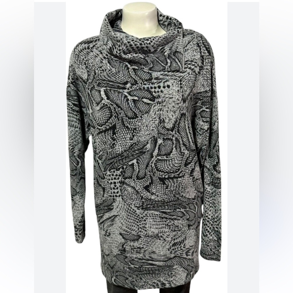 White House Black Market Funnel Neck Tunic Snakeprint, Small Zip Collar size S - Picture 3 of 7